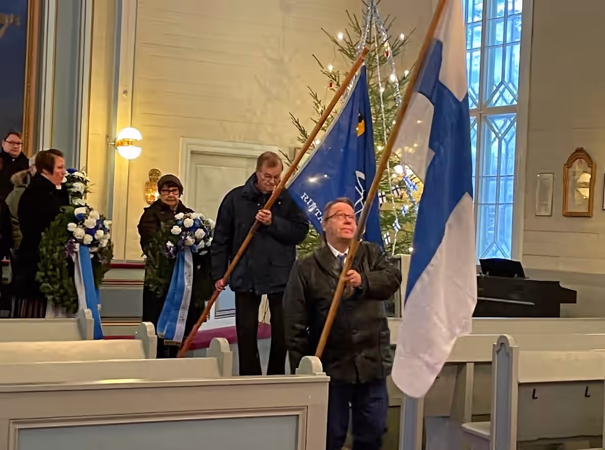 Itsenäisyyspäivän lipunkanto